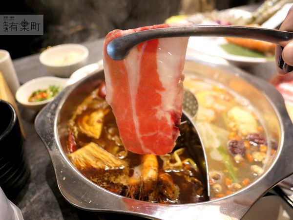 【桃園龜山美食】捌圓堂 (環球A8店)：和牛龍蝦帝王蟹鍋物專賣，人氣海老蝦盛合雙人套餐；頂級火鍋聚餐推薦，環球購物中心美食分享