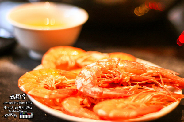 捌圓堂(環球A8店):捌圓堂環球A8店【龜山美食】|桃園龜山機場捷運A8站麻辣鍋(GlobalMall環球購物中心美食);高檔和牛龍蝦帝王蟹鍋物專賣店。