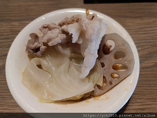 肉老大頂級肉品涮涮鍋 中山錦西店/在民權西路站與雙連站之間,