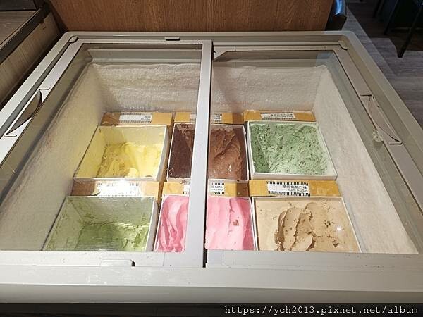 肉老大頂級肉品涮涮鍋 中山錦西店/在民權西路站與雙連站之間,