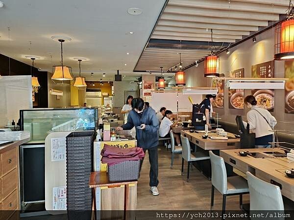 肉老大頂級肉品涮涮鍋 中山錦西店/在民權西路站與雙連站之間,