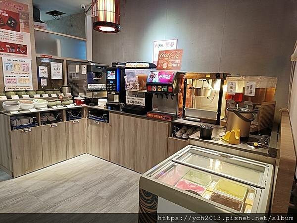 肉老大頂級肉品涮涮鍋 中山錦西店/在民權西路站與雙連站之間,