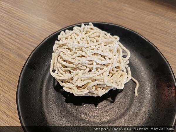 肉老大頂級肉品涮涮鍋 中山錦西店/在民權西路站與雙連站之間,