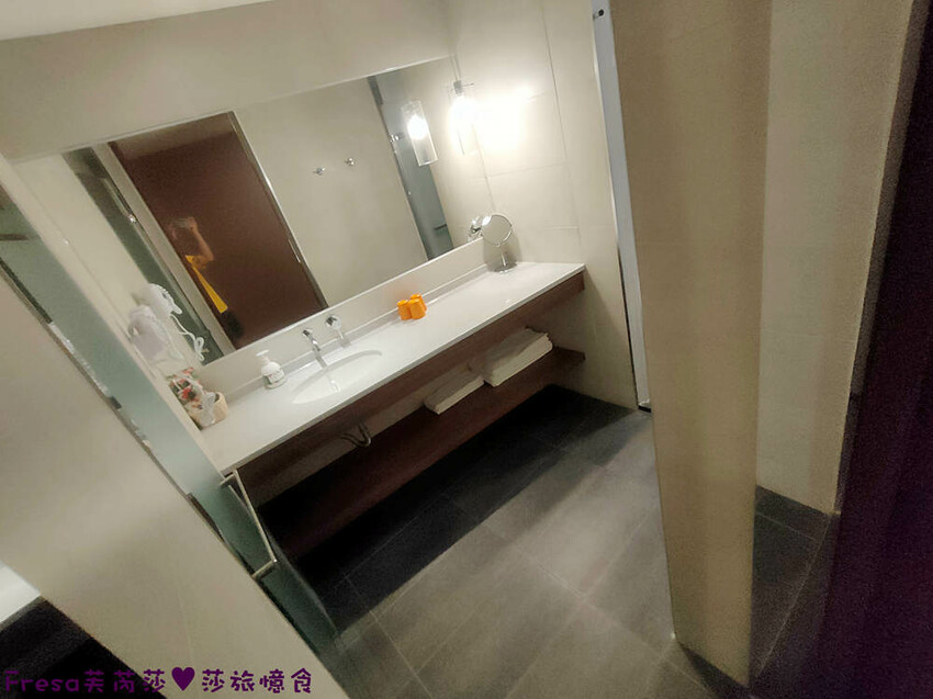 嘉義飯店【福泰桔子商旅】日式房型秒飛日本度假趣.完善舒適的背包客房超大交誼聽│嘉義文化店 - Fresa芙芮莎♥莎旅憶食