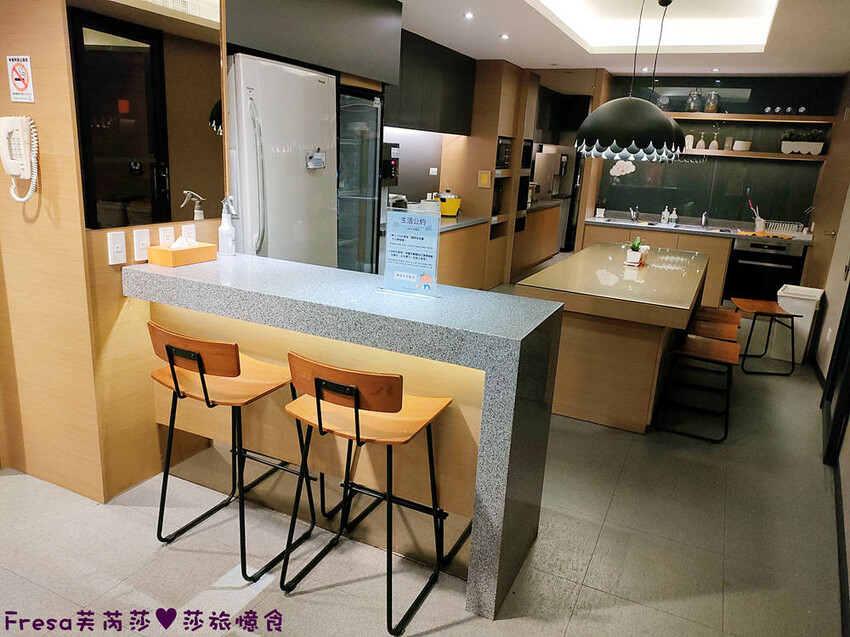 嘉義飯店【福泰桔子商旅】日式房型秒飛日本度假趣.完善舒適的背包客房超大交誼聽│嘉義文化店 - Fresa芙芮莎♥莎旅憶食