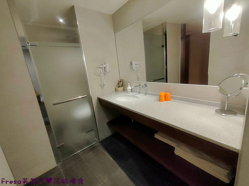 嘉義飯店【福泰桔子商旅】日式房型秒飛日本度假趣.完善舒適的背包客房超大交誼聽│嘉義文化店 - Fresa芙芮莎♥莎旅憶食