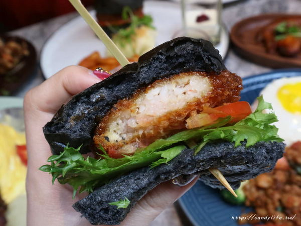 N.N. Thai Thai：台中美食│N.N. Thai Thai〃東海商圈泰式料理推薦!!文青好拍，餐點也好好吃，讓人一訪再訪~