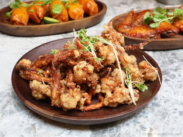 N.N. Thai Thai：台中美食│N.N. Thai Thai〃東海商圈泰式料理推薦!!文青好拍，餐點也好好吃，讓人一訪再訪~