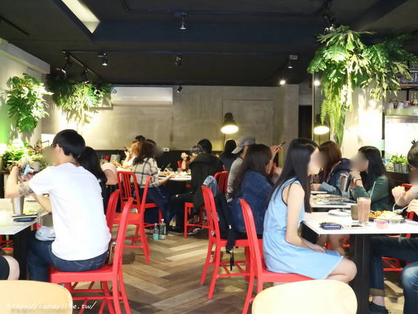 N.N. Thai Thai：台中美食│N.N. Thai Thai〃東海商圈泰式料理推薦!!文青好拍，餐點也好好吃，讓人一訪再訪~