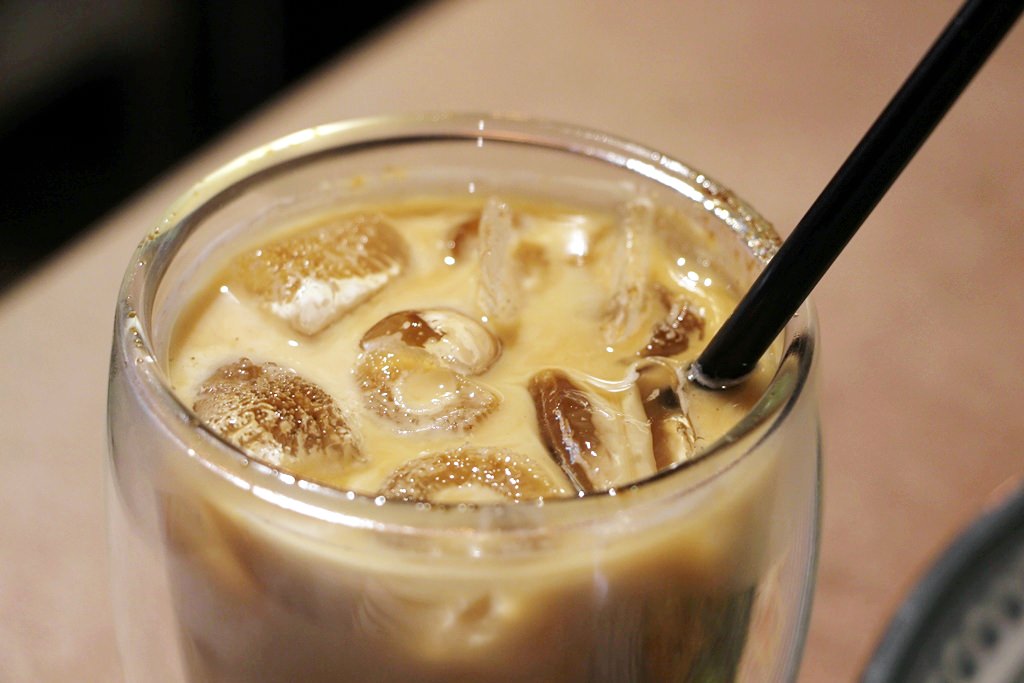 台中東海商圈，N.N. Thai Thai 巷弄裡的泰式風味餐館。 - 微笑Joe幸運