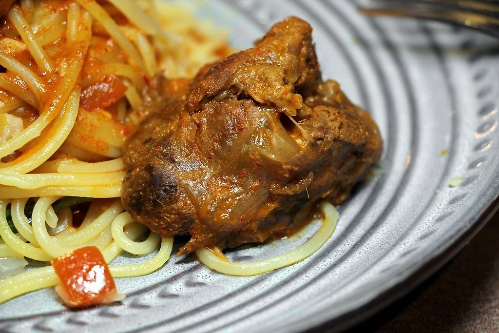 台中東海商圈，N.N. Thai Thai 巷弄裡的泰式風味餐館。 - 微笑Joe幸運