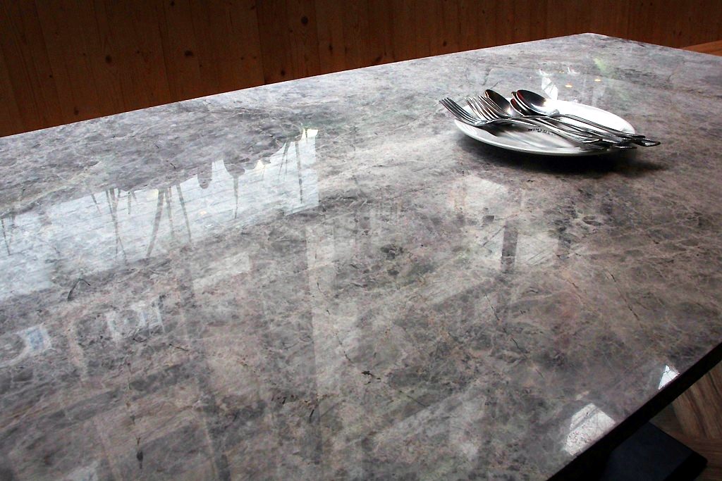 台中東海商圈，N.N. Thai Thai 巷弄裡的泰式風味餐館。 - 微笑Joe幸運