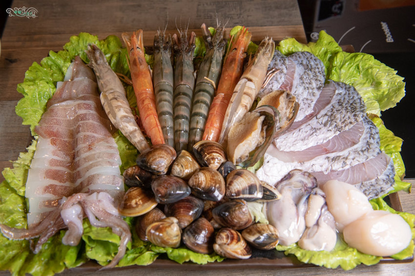 桃園火鍋推薦》金鍋盃桃園店 - 重量級航空母艦海鮮盤 成功路頂級美味鍋物 - 時空幻境 凌雲江海清