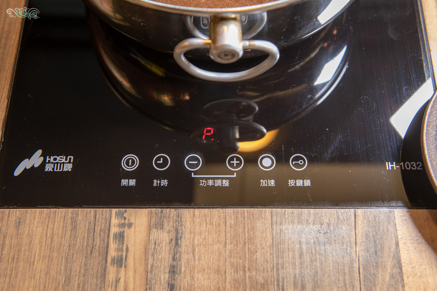 桃園火鍋推薦》金鍋盃桃園店 - 重量級航空母艦海鮮盤 成功路頂級美味鍋物 - 時空幻境 凌雲江海清