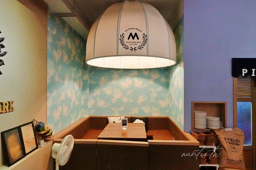 【新北】金山｜小瑪克手工披薩專賣店，燙得要死的薄皮炸雞是王道，厚厚起司Pizza也好吃