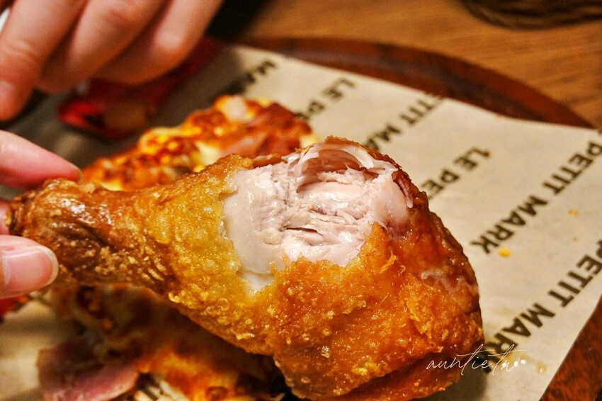 【新北】金山｜小瑪克手工披薩專賣店，燙得要死的薄皮炸雞是王道，厚厚起司Pizza也好吃