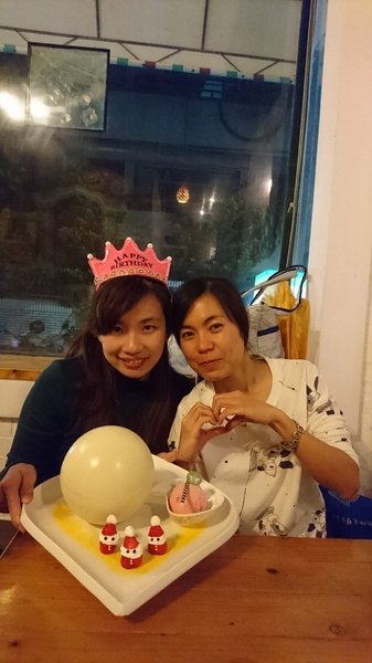 Lovely童話花園(花園店)：高雄~Lovely童話花園~創意義式料理~充滿童趣的大野狼與小紅帽~夢幻少女系甜點~熱戀草莓甜心蜜糖吐司~