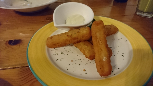 Lovely童話花園(花園店)：高雄~Lovely童話花園~創意義式料理~充滿童趣的大野狼與小紅帽~夢幻少女系甜點~熱戀草莓甜心蜜糖吐司~