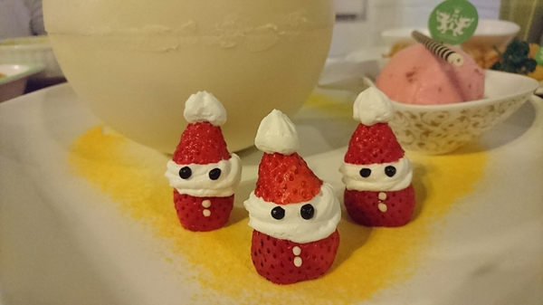 Lovely童話花園(花園店)：高雄~Lovely童話花園~創意義式料理~充滿童趣的大野狼與小紅帽~夢幻少女系甜點~熱戀草莓甜心蜜糖吐司~