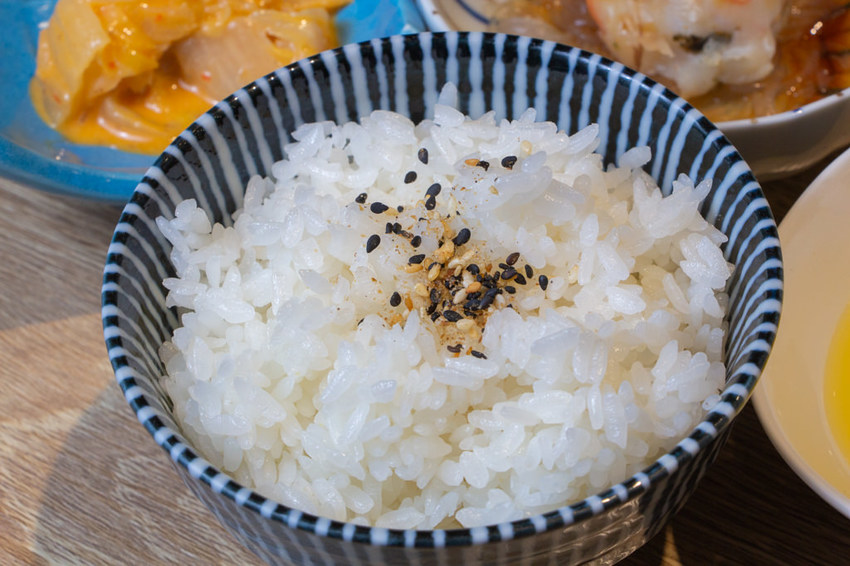 一貫手作壽司，中科商圈人氣美食，食材新鮮用料實在，用餐環境舒適有氣氛。 - 微笑Joe幸運