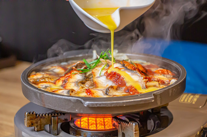 一貫手作壽司，中科商圈人氣美食，食材新鮮用料實在，用餐環境舒適有氣氛。 - 微笑Joe幸運