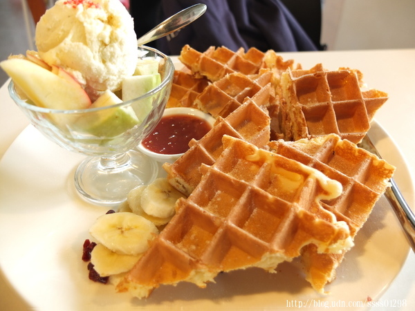 飛夢林青年咖啡 Family Youth Café：食旅生活隨筆。屏東市美食。飛夢林青年咖啡