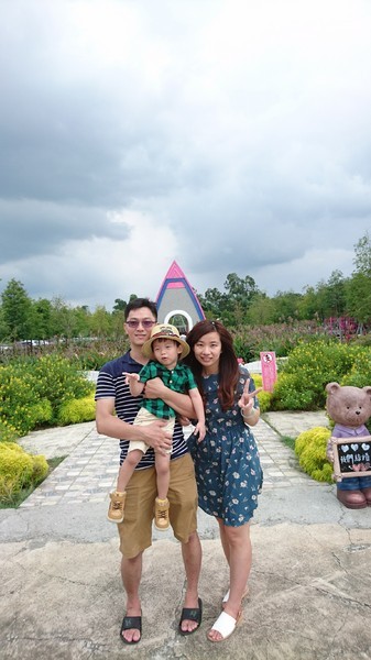 古坑珍‧粉紅城堡 水漾森林敎堂：雲林古坑~珍粉紅城堡 水漾森林敎堂~繽紛彩虹步道~超夢幻超浪漫~好拍到嫑嫑的~婚紗拍照打卡的好地方~