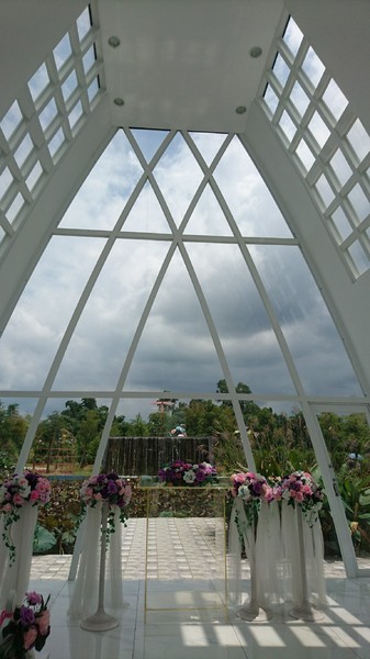 古坑珍‧粉紅城堡 水漾森林敎堂：雲林古坑~珍粉紅城堡 水漾森林敎堂~繽紛彩虹步道~超夢幻超浪漫~好拍到嫑嫑的~婚紗拍照打卡的好地方~