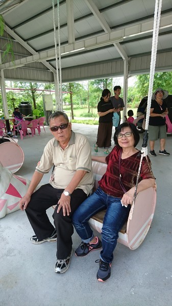 古坑珍‧粉紅城堡 水漾森林敎堂：雲林古坑~珍粉紅城堡 水漾森林敎堂~繽紛彩虹步道~超夢幻超浪漫~好拍到嫑嫑的~婚紗拍照打卡的好地方~