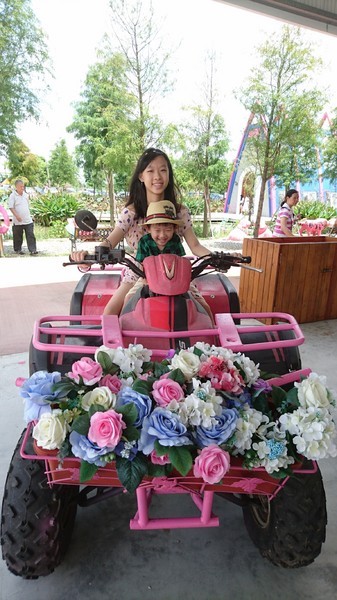 古坑珍‧粉紅城堡 水漾森林敎堂：雲林古坑~珍粉紅城堡 水漾森林敎堂~繽紛彩虹步道~超夢幻超浪漫~好拍到嫑嫑的~婚紗拍照打卡的好地方~