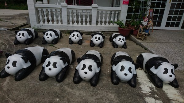 古坑珍‧粉紅城堡 水漾森林敎堂：雲林古坑~珍粉紅城堡 水漾森林敎堂~繽紛彩虹步道~超夢幻超浪漫~好拍到嫑嫑的~婚紗拍照打卡的好地方~