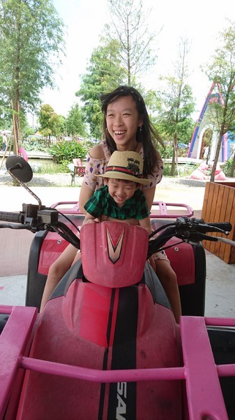 古坑珍‧粉紅城堡 水漾森林敎堂：雲林古坑~珍粉紅城堡 水漾森林敎堂~繽紛彩虹步道~超夢幻超浪漫~好拍到嫑嫑的~婚紗拍照打卡的好地方~