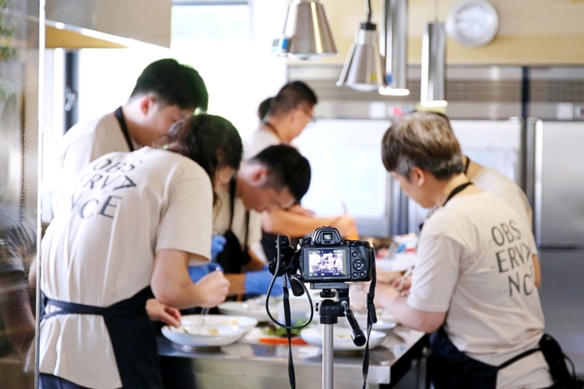 芾飲食實驗室 在森林中尋覓食材 創造自然互動情境 讓吃飯變得更有趣 - 雪倫情報局