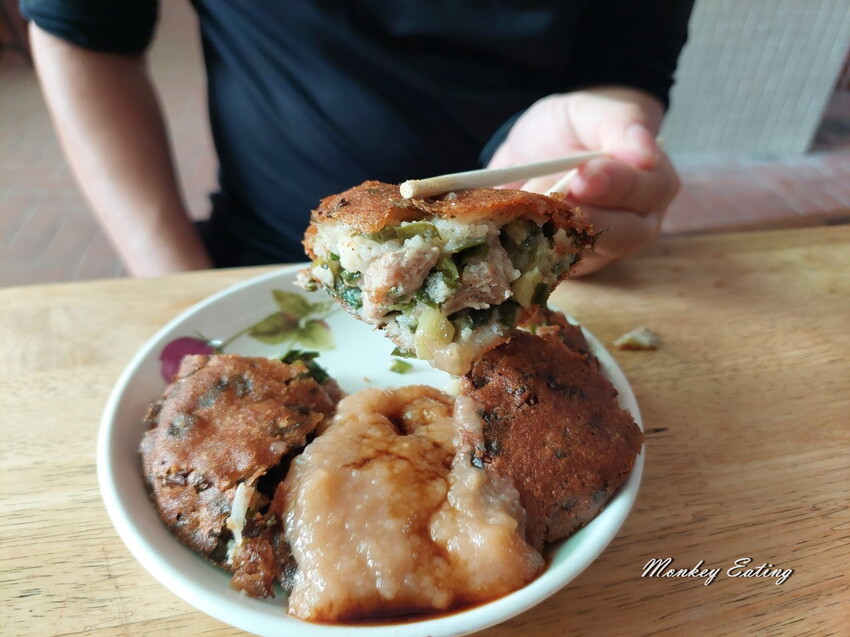 【台中后里】炸粿生｜人氣炸蚵嗲肉嗲炒麵，后里三代老店，隱藏后里第一公有零售市場美食 - 貪吃猴的幻想