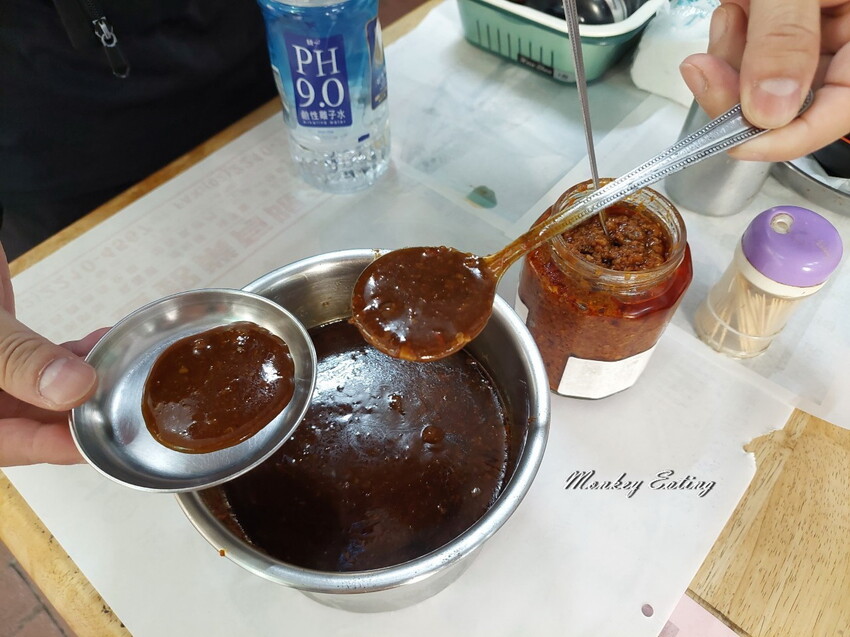 【台中后里】炸粿生｜人氣炸蚵嗲肉嗲炒麵，后里三代老店，隱藏后里第一公有零售市場美食 - 貪吃猴的幻想