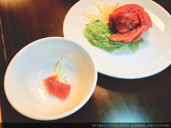 圓圓家愛吃貨-《台北中山》行天宮巷弄藏美食，赤哥汕頭火鍋(台北松江總店)，新鮮溫體牛熱湯川燙，甘甜好滋味！