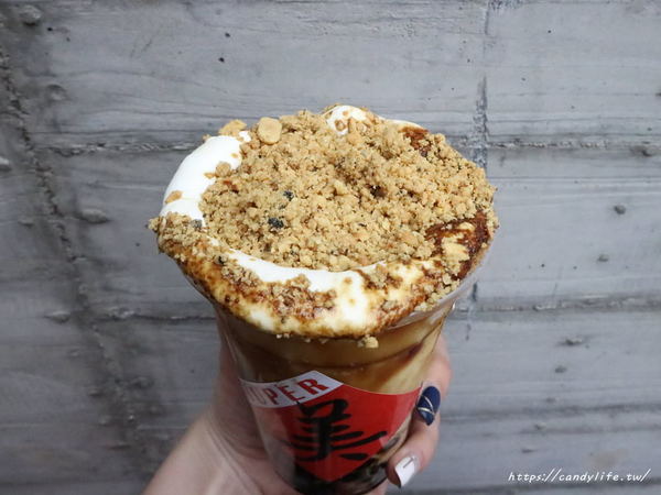 蜜滋麻美:台中美食│蜜滋麻美〃一中排隊美食!!客製化奶蓋粉圓黑糖鮮奶,杯裝上還有春聯超喜氣!!