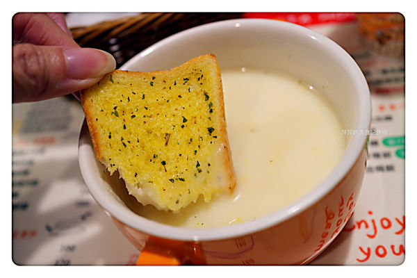 【新店美食】帕米義麵屋 ~ 新店平價義大利麵❤️加麵加飯不加價/點餐送濃湯/滿199送薯條 - 捷運大坪林站 