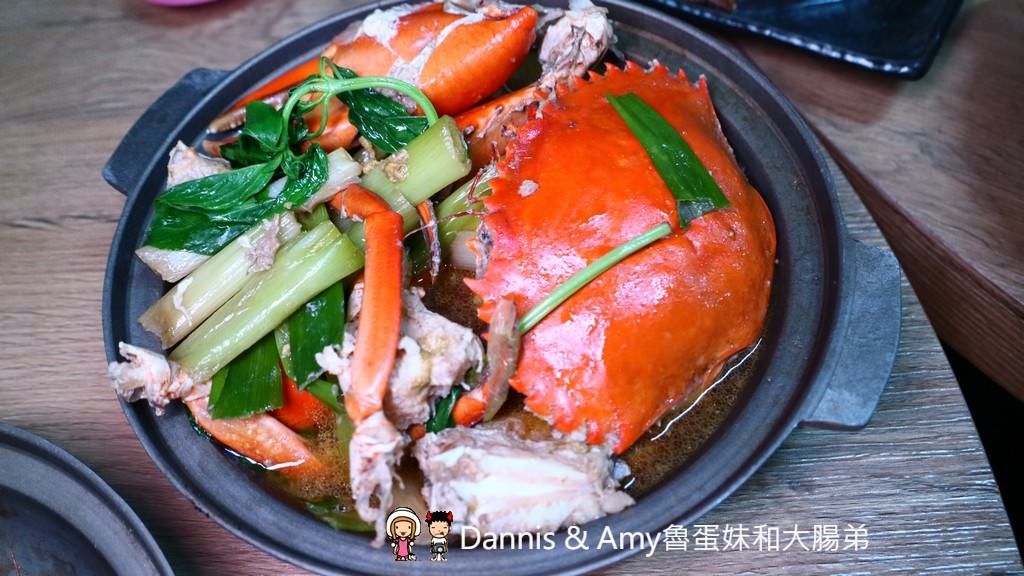 《新竹東門市場美食》小東門-蒸烤鮮飯食。澳門順德菜波波蛤（卜卜蜆）。牛肉蓋飯。綜合海鮮炊。薑蔥炒大沙公︱菜單分享 （影片）