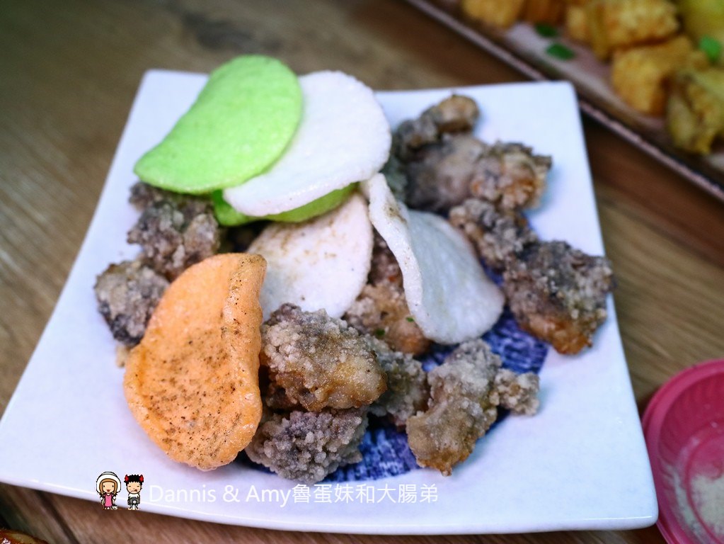 《新竹東門市場美食》小東門-蒸烤鮮飯食。澳門順德菜波波蛤（卜卜蜆）。牛肉蓋飯。綜合海鮮炊。薑蔥炒大沙公︱菜單分享 （影片）