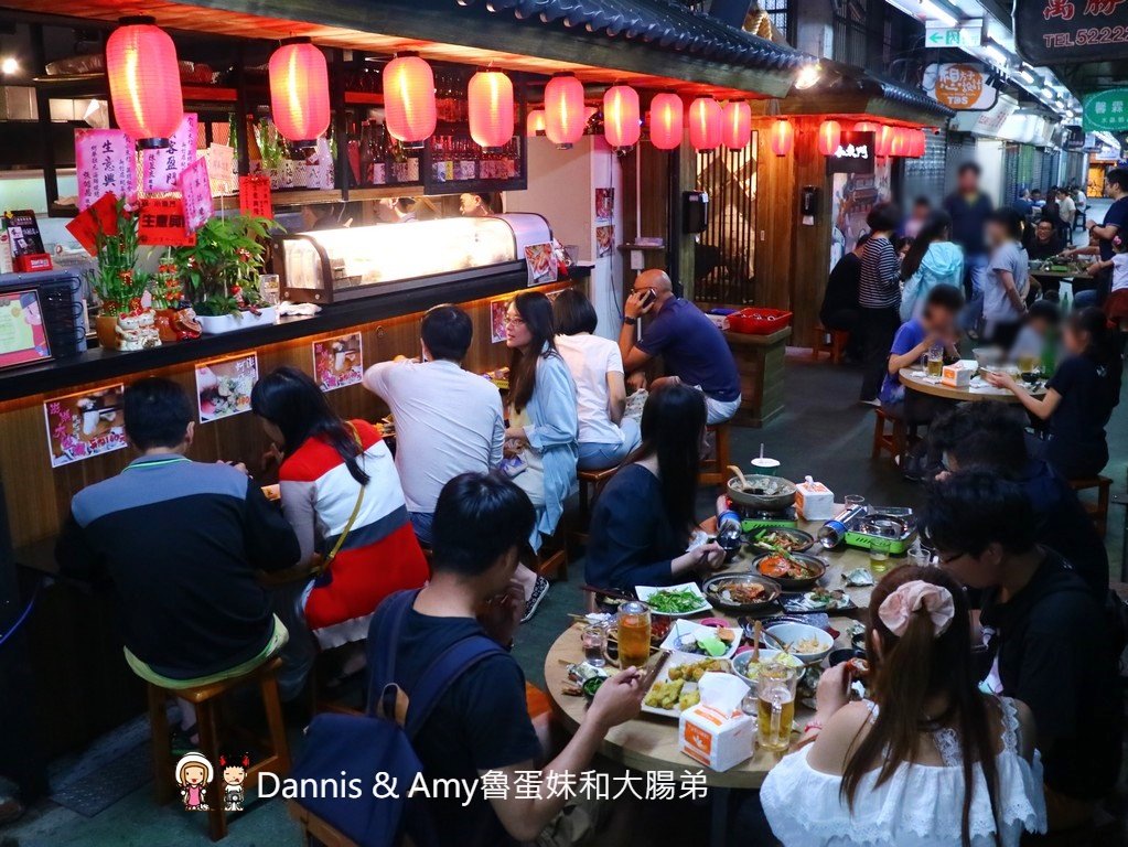 《新竹東門市場美食》小東門-蒸烤鮮飯食。澳門順德菜波波蛤（卜卜蜆）。牛肉蓋飯。綜合海鮮炊。薑蔥炒大沙公︱菜單分享 （影片）