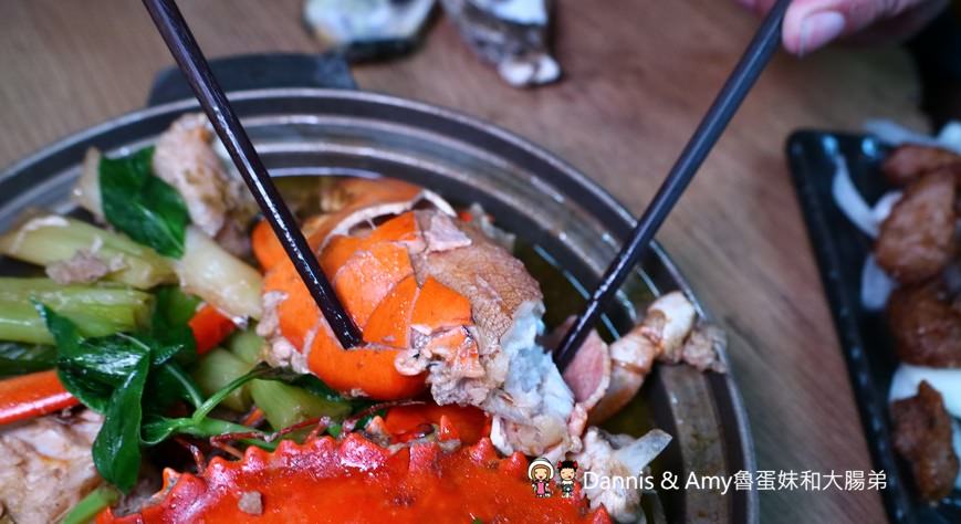 《新竹東門市場美食》小東門-蒸烤鮮飯食。澳門順德菜波波蛤（卜卜蜆）。牛肉蓋飯。綜合海鮮炊。薑蔥炒大沙公︱菜單分享 （影片）