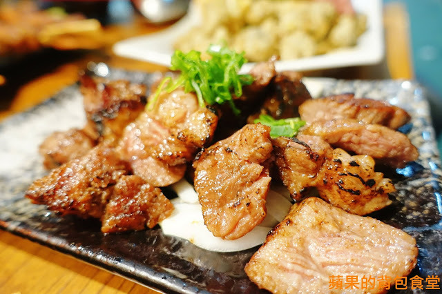 [食記] 新竹東區 - 小東門蒸烤鮮飯食 鮮甜粵式啵啵蛤蛤蜊超量 麻辣炒公仔麵飽足過癮 舒肥烤牛排多汁軟嫩 下班小酌好去處 新竹美食