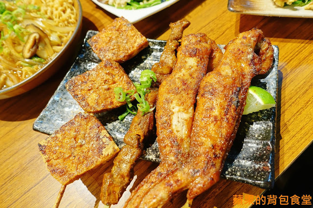 [食記] 新竹東區 - 小東門蒸烤鮮飯食 鮮甜粵式啵啵蛤蛤蜊超量 麻辣炒公仔麵飽足過癮 舒肥烤牛排多汁軟嫩 下班小酌好去處 新竹美食