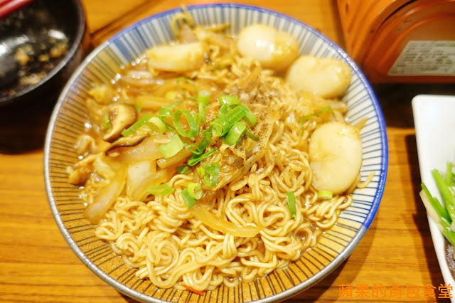 [食記] 新竹東區 - 小東門蒸烤鮮飯食 鮮甜粵式啵啵蛤蛤蜊超量 麻辣炒公仔麵飽足過癮 舒肥烤牛排多汁軟嫩 下班小酌好去處 新竹美食