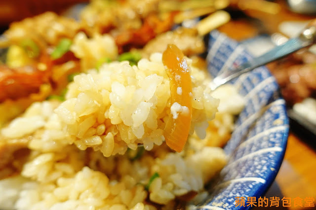 [食記] 新竹東區 - 小東門蒸烤鮮飯食 鮮甜粵式啵啵蛤蛤蜊超量 麻辣炒公仔麵飽足過癮 舒肥烤牛排多汁軟嫩 下班小酌好去處 新竹美食