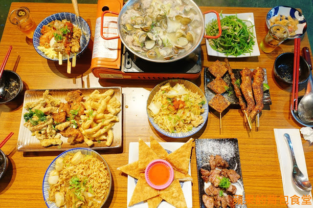 [食記] 新竹東區 - 小東門蒸烤鮮飯食 鮮甜粵式啵啵蛤蛤蜊超量 麻辣炒公仔麵飽足過癮 舒肥烤牛排多汁軟嫩 下班小酌好去處 新竹美食