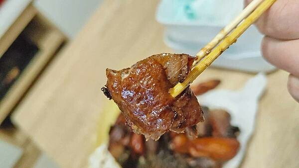 【板橋美食】康博士東山鴨頭｜先滷後炸再滷！入口即化的軟嫩東山鴨頭