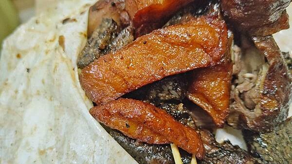 【板橋美食】康博士東山鴨頭｜先滷後炸再滷！入口即化的軟嫩東山鴨頭