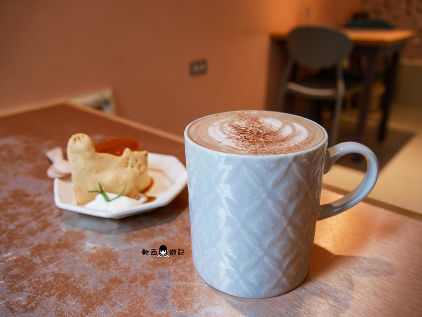 宜蘭羅東貓咪咖啡廳推薦》貓的生活提案●貓奴必去宜蘭咖啡廳!喝咖啡附贈10隻貓主子~被貓貓貓貓圍繞的療癒貓咪咖啡廳 - 軟西,遊記